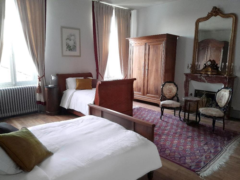 Chambres D'Hotes Montbron Luchapt Экстерьер фото