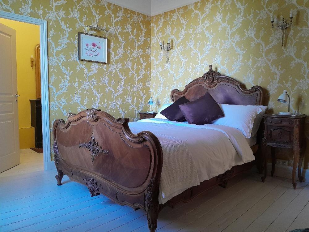 Chambres D'Hotes Montbron Luchapt Экстерьер фото